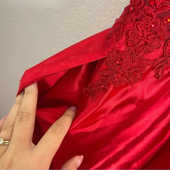 Faviana Red Satin Lace Bodice Gown Maxi Formal Dress Size 20W - Picture 5 of 7